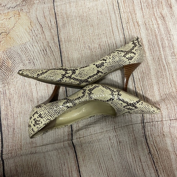 Enzo Angiolini snakeskin, print cream brown heeled pointy toe shoes size 7.5 - Picture 7 of 8